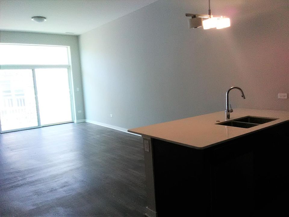 1st image of 1546 W North Ave
