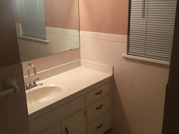 5th image of 3635 Doris Dr