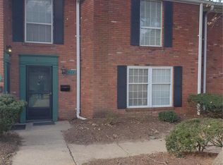 468 Chapel Ridge Dr #C, Hazelwood, MO 63042