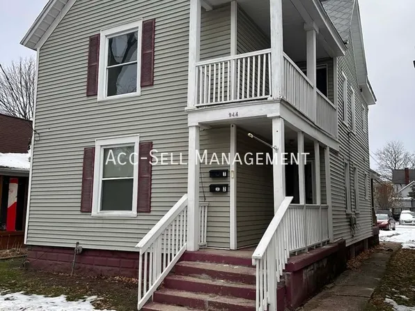 944 Davis Ave NW #2, Grand Rapids, MI 49504