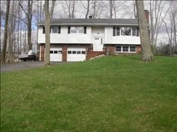 69 Cedar Tree Dr, Highland Lakes, NJ 07422