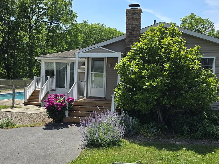 19 Locke Rd — Photo 19