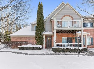 210 Marigold Cir, Westland, MI 48185