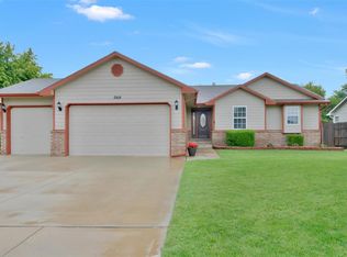 2608 W 43rd St S, Wichita, KS 67217