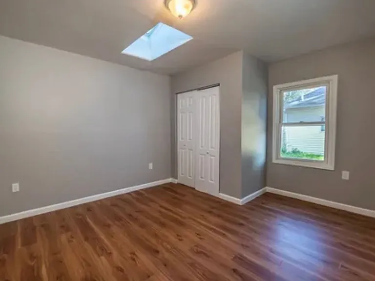 831 Avenue C — Photo 5