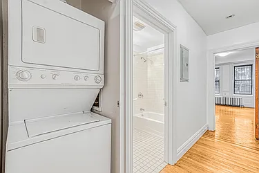 Rented by R New York