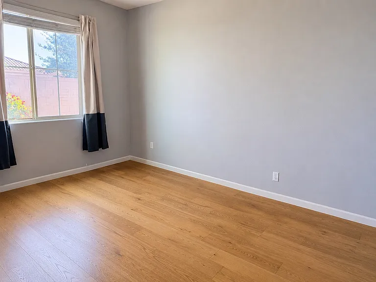 1129 E Regent Dr — Photo 11