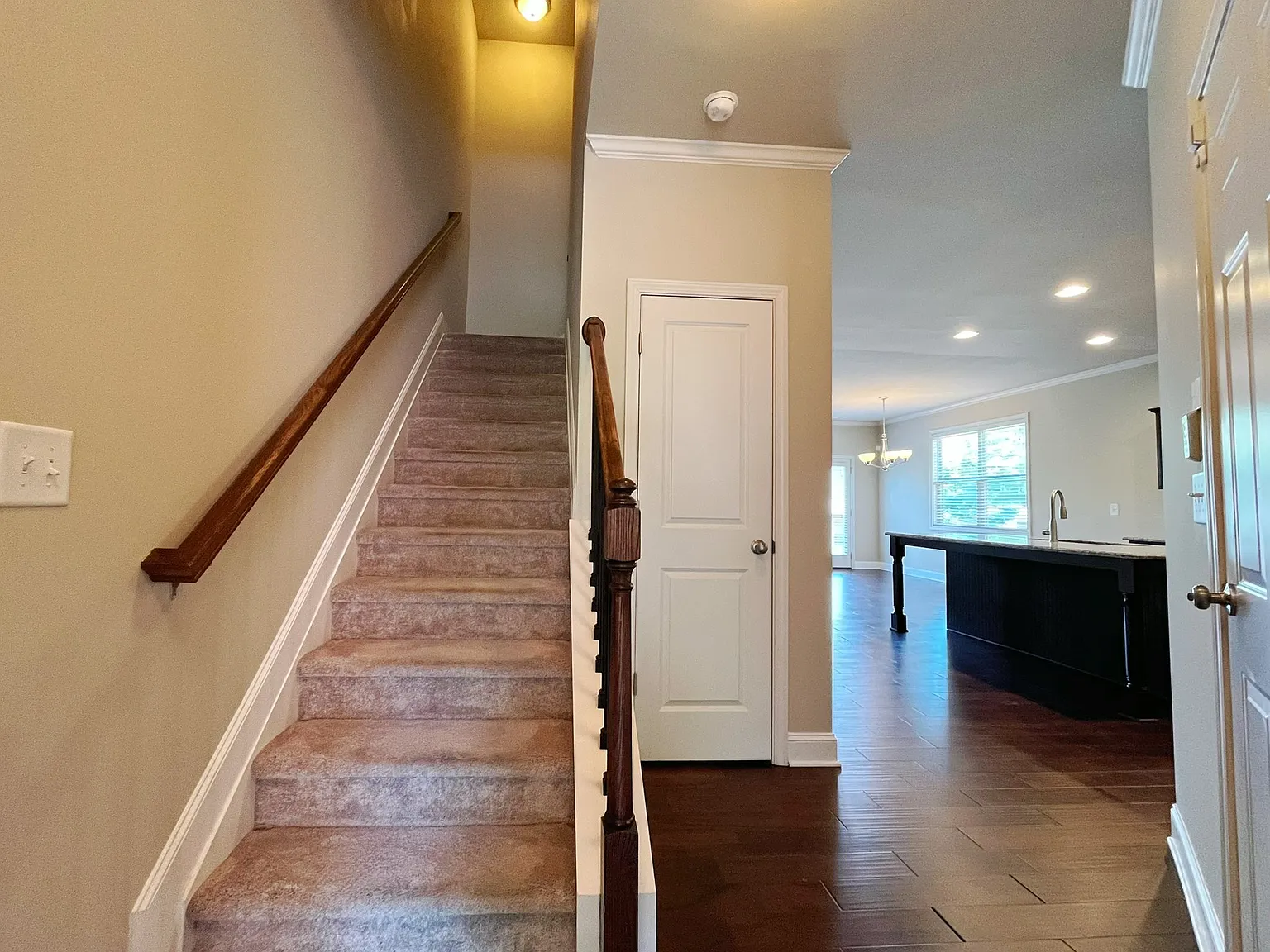 3 bed, 2.5 bath, 1830 sqft, $2,200 — Photo 3