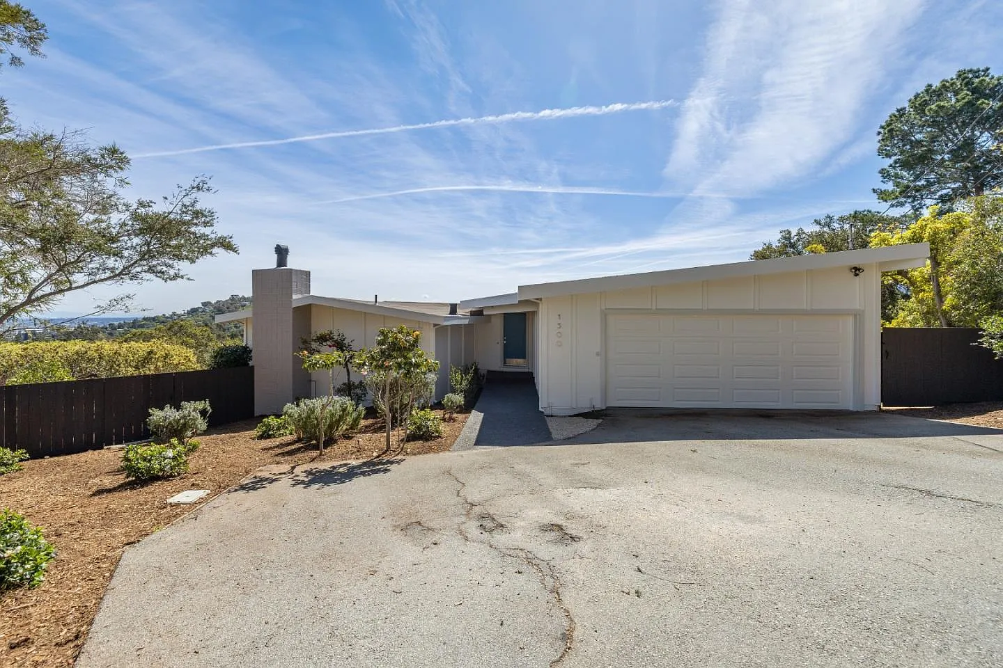 1500 Pine Knoll Dr photo 1