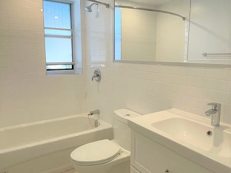 2901 Saint Clair Ave E — Photo 8