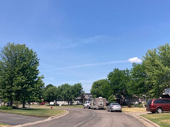 4th image of 1102 Blossom Blvd NW