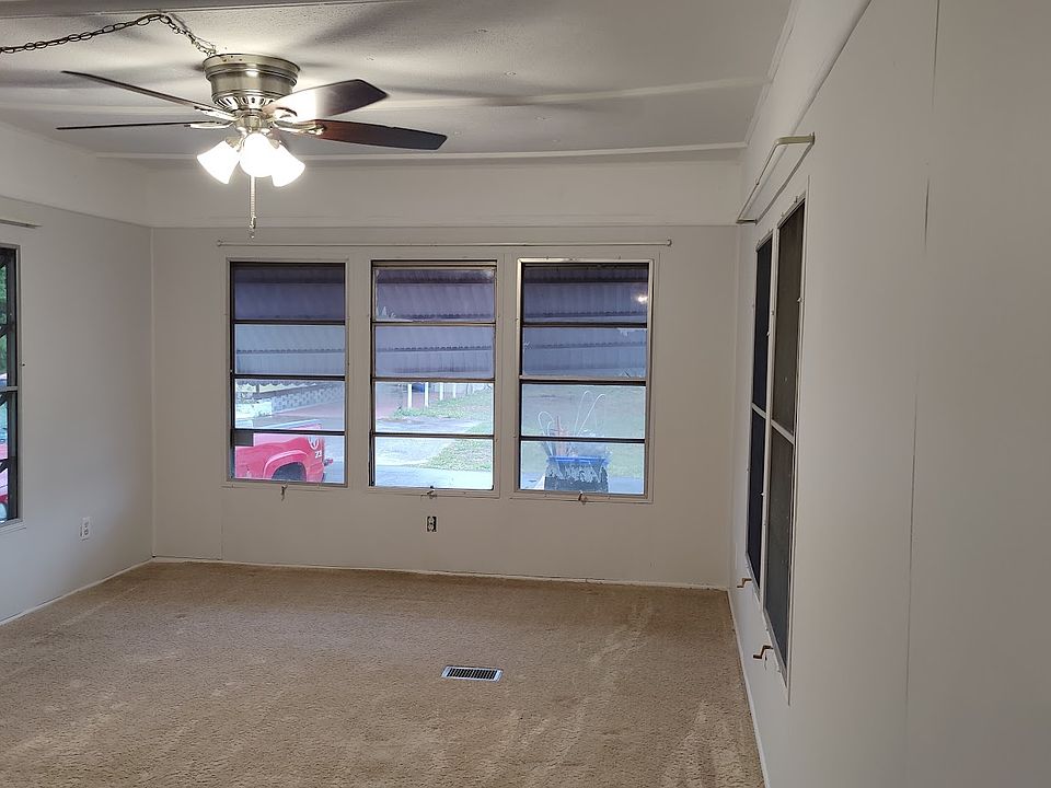 1st image of 11 Sophie Ave #11