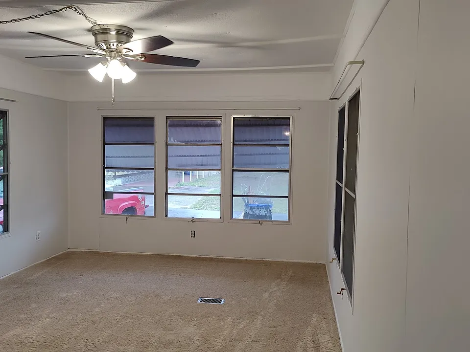 11 Sophie Ave #11
