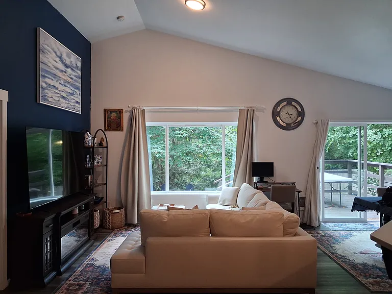 471 E Parkway Blvd — Photo 13
