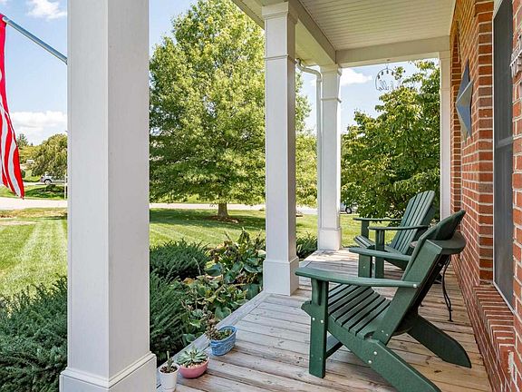 4th image of 3210 Barrington Dr