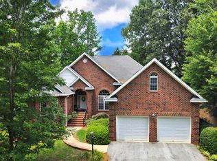104 Hemlock Ct, Greenwood, SC 29649