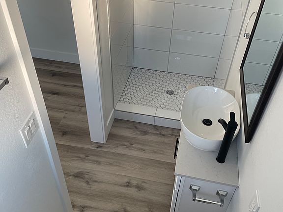 2nd image of 608 W 42nd St #1