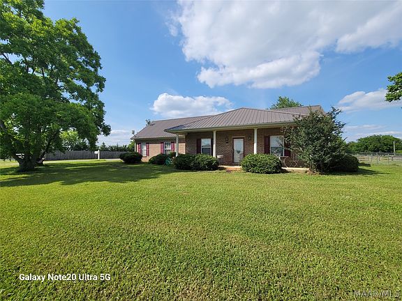 2nd image of 77 Groves Ln