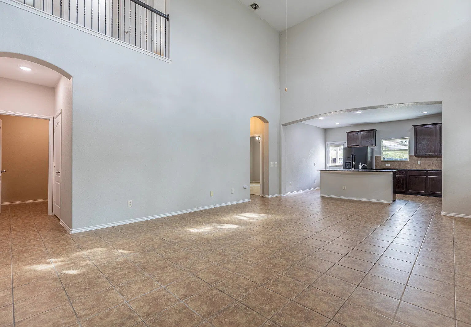 3 bed, 2.5 bath, 1950 sqft, $1,893 — Photo 4