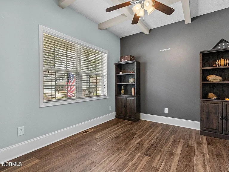 160 Argyll Ave — Photo 13