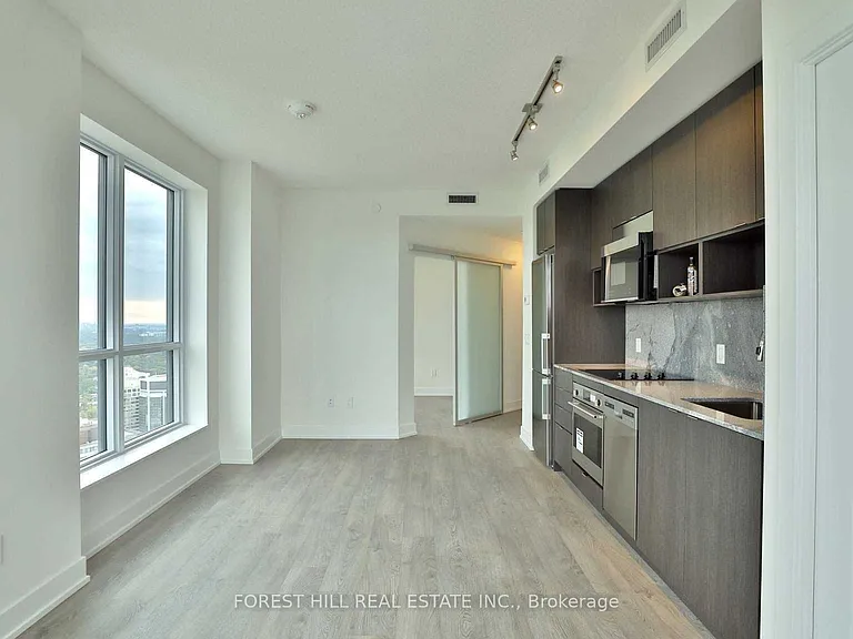 7 Mabelle Ave #3904 — Photo 20