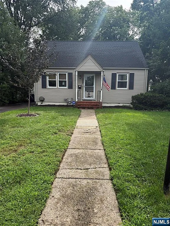 4 bed, 2.0 bath, $4,200 — Photo 1