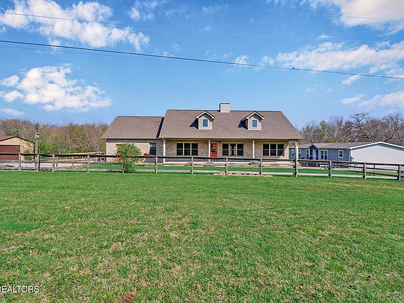 3rd image of 352 Eli Ford Rd