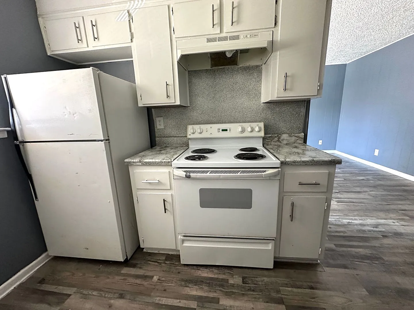 1302 Harris Apartments — Photo 4