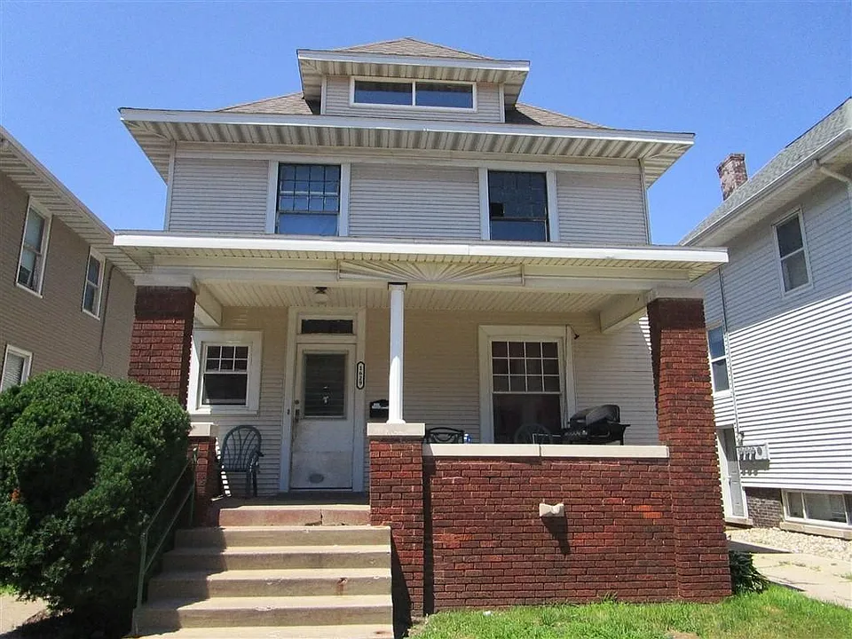 1629 W Main St