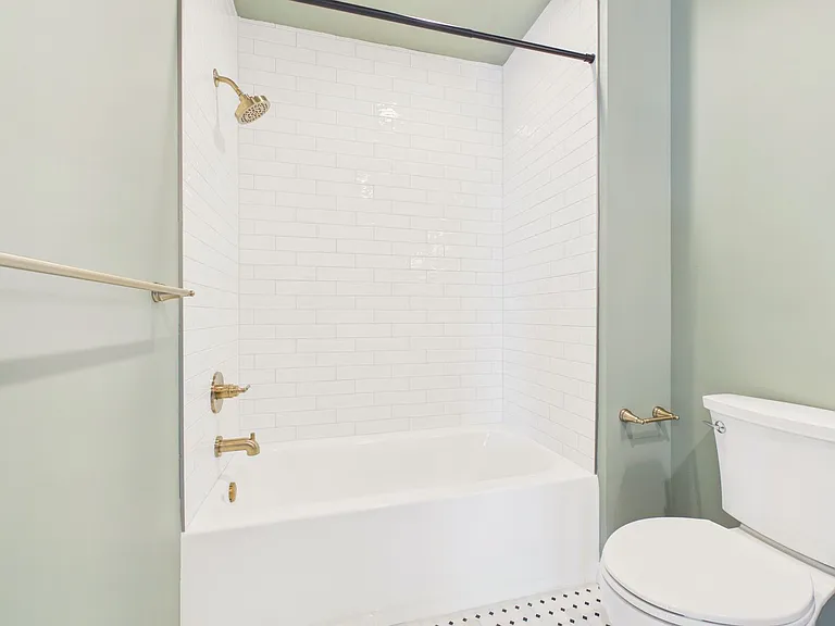 1400 Market St — Photo 14