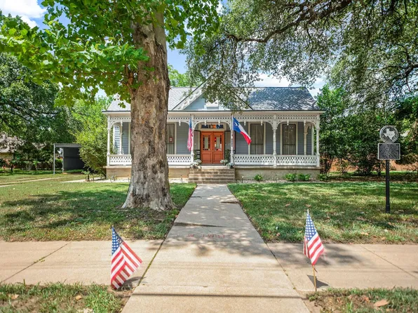 1216 Live Oak St, Columbus, TX 78934