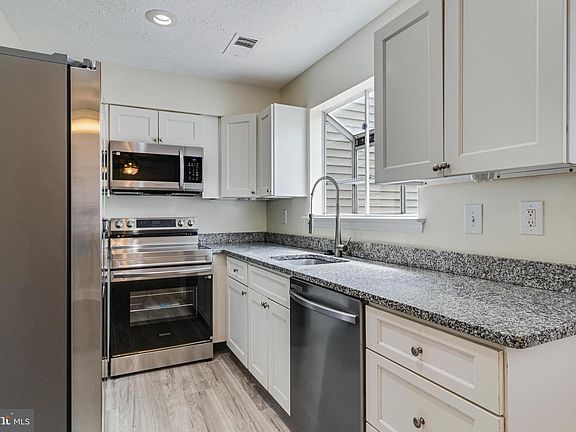 4th image of 6206 Deerwood Ct