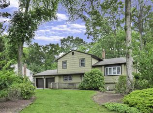 5 Birmingham Dr, Manalapan, NJ