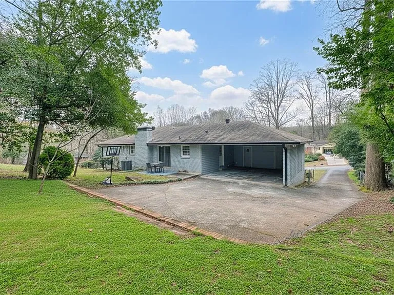 2418 Brookdale Dr NE — Photo 37