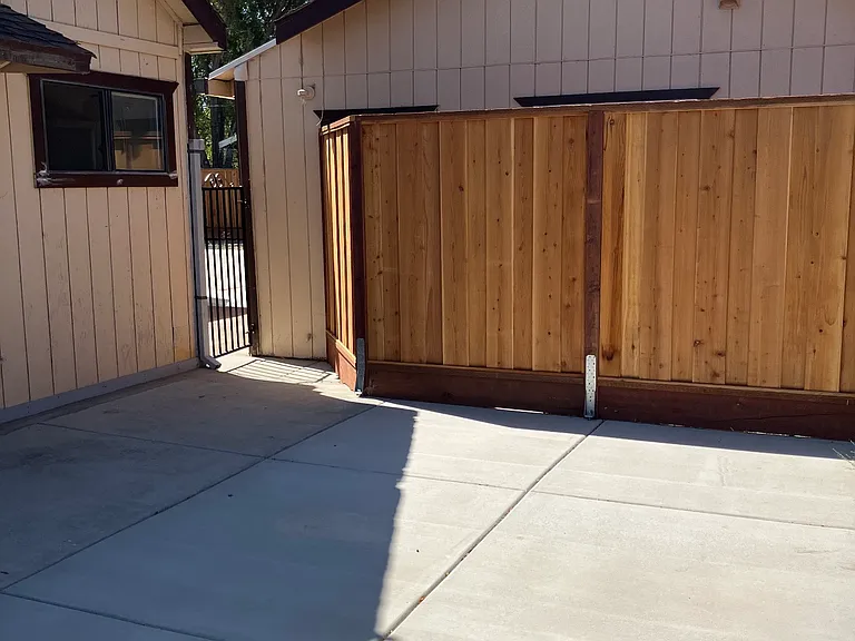 Berg Ave — Photo 10