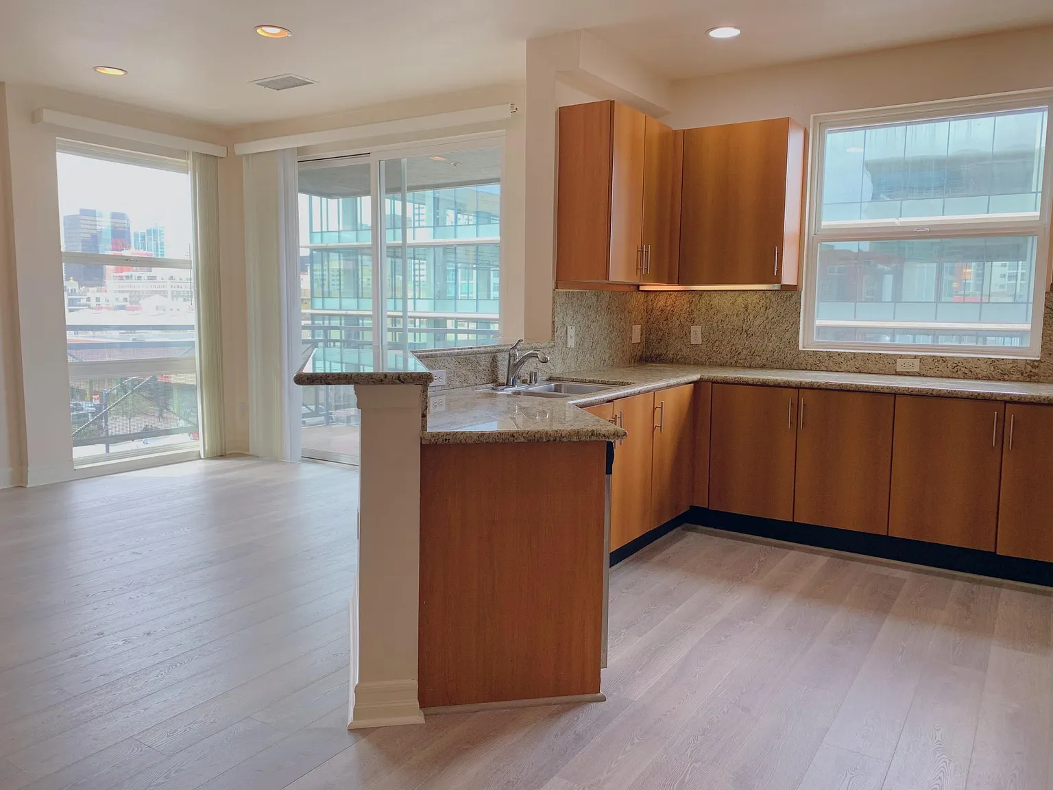 2 bed, 1368 sqft, $3,395 — Photo 4