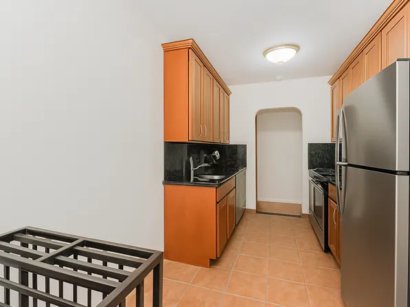 451 100th Street image 19 of 28