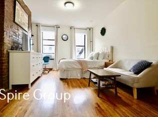 457 W 50th St #3F, New York, NY 10019