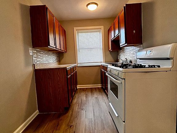 5th image of 231 E Xenia Dr #D