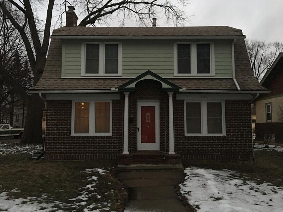 2nd image of 914 22nd Ave S #E
