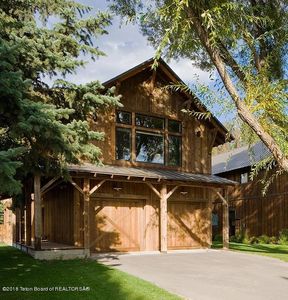 1325 N West St, Wilson, WY, 83014