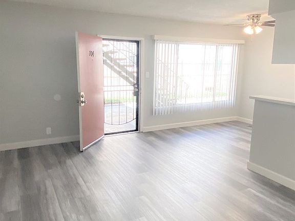 3rd image of 1871 Chestnut Ave APT 104