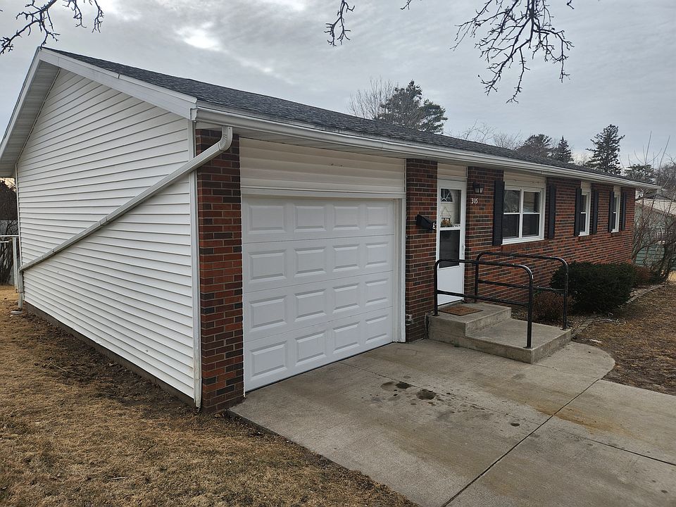 2nd image of 305 E Park St #305