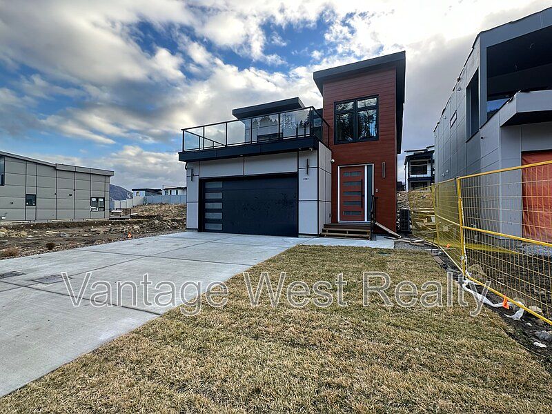1st image of 3757A Astoria Dr