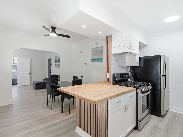 3214 W Santiago St #1 — Photo 12