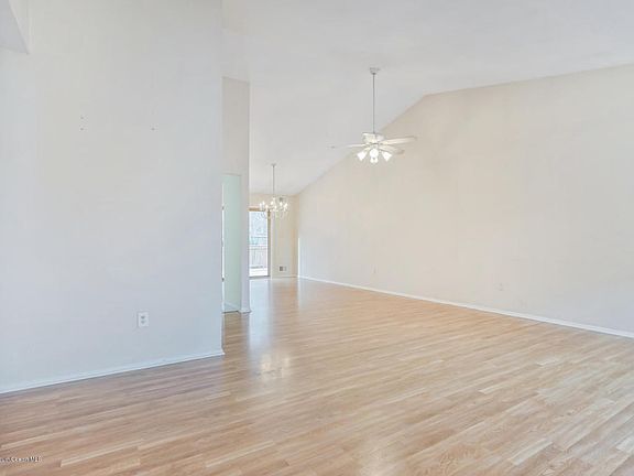 3rd image of 718 Coolidge Ave