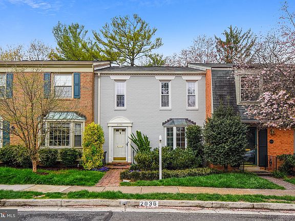 3rd image of 2036 Hopewood Dr