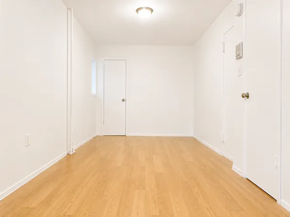 22-77 Steinway Street image 1 of 4