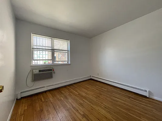 Rented by Astoria Realty | media 12