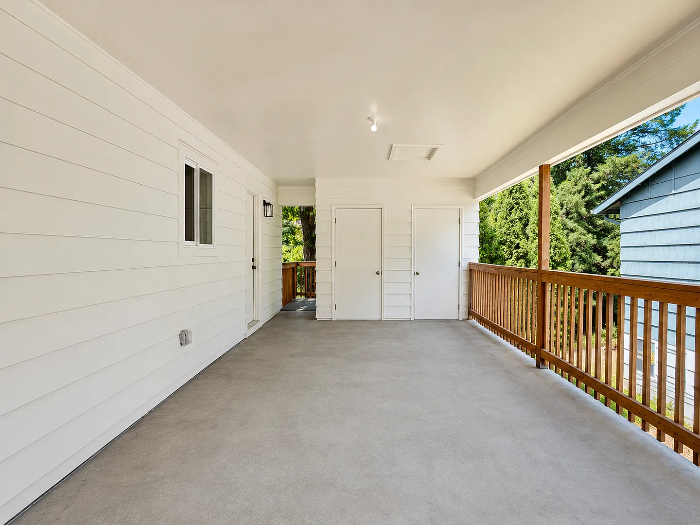Freshly Remodeled 5bd/2.5bath Home w/ Daylight Basement in Heart of Multnomah Village — Photo 4